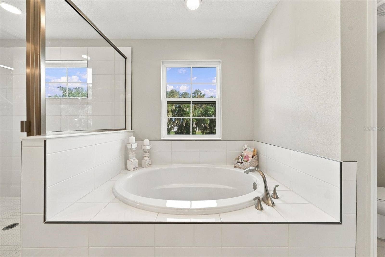 14733 GALLOP RUN DRIVE, Lithia, FL 33547 14733 GALLOP RUN DRIVE, Lithia, FL 33547
