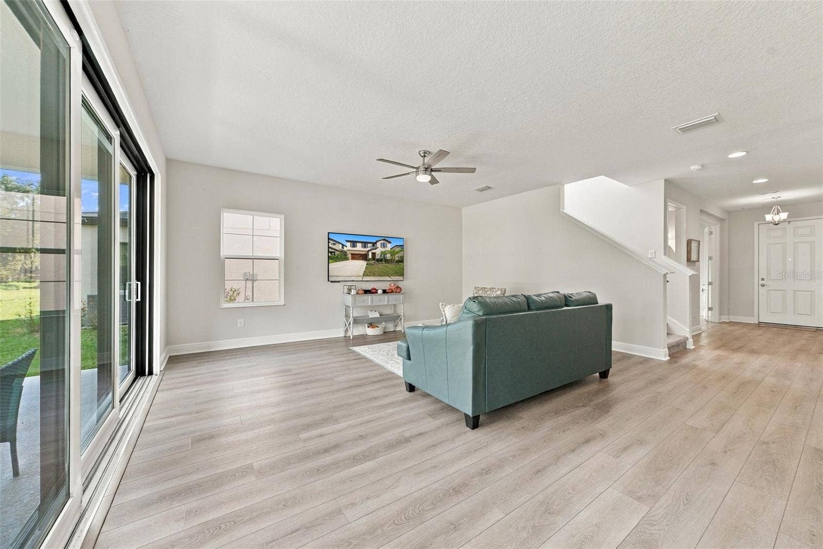 14733 GALLOP RUN DRIVE, Lithia, FL 33547 14733 GALLOP RUN DRIVE, Lithia, FL 33547