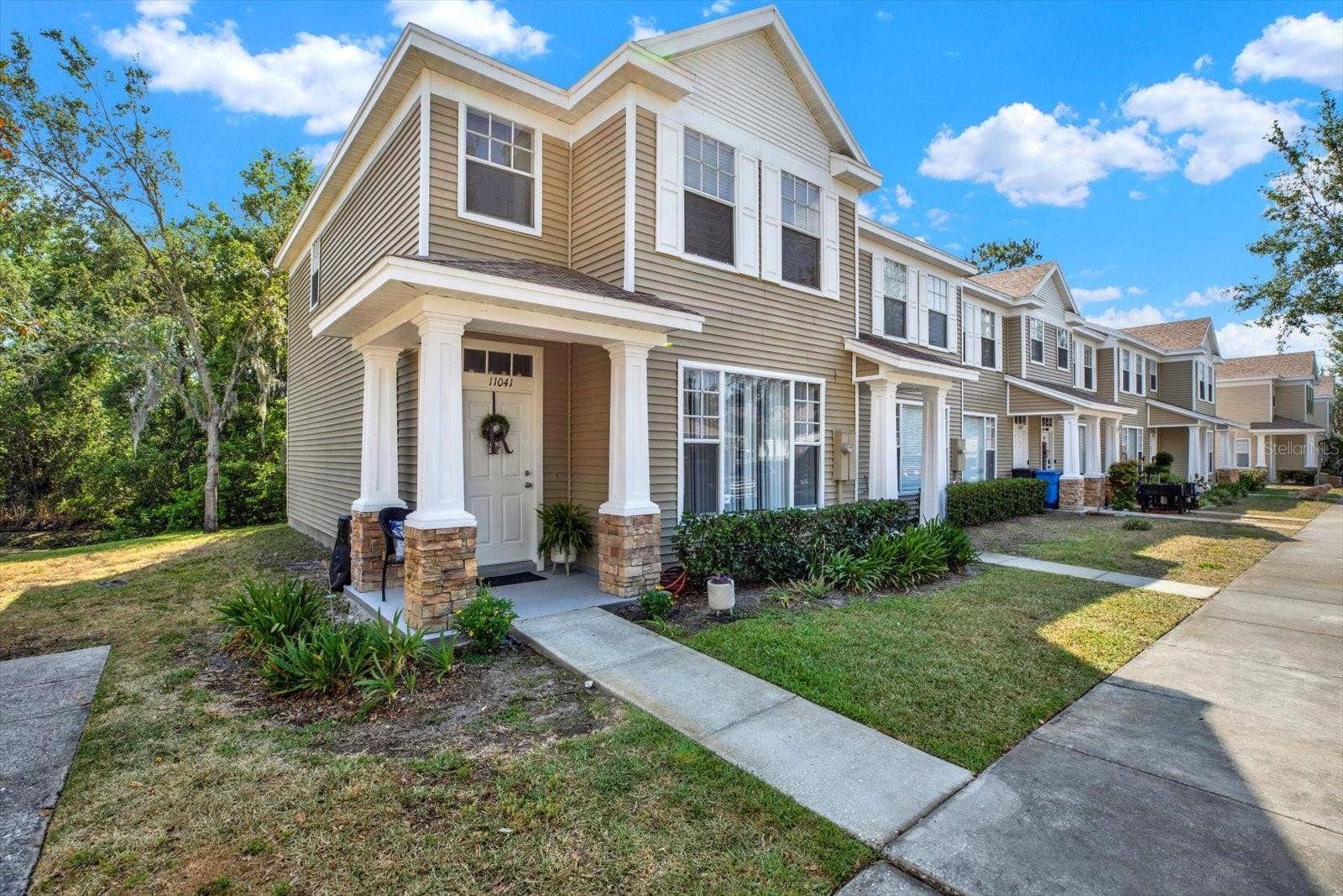 11041 BLACK SWAN COURT, Seffner, FL 33584 11041 BLACK SWAN COURT, Seffner, FL 33584