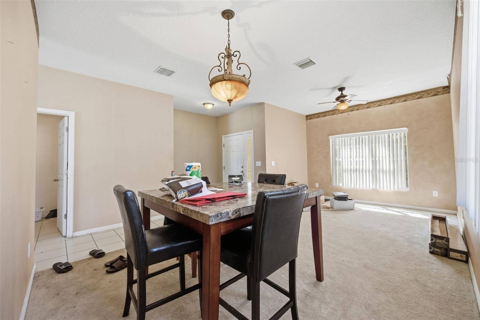 Dining area 14'9" x 6'11"