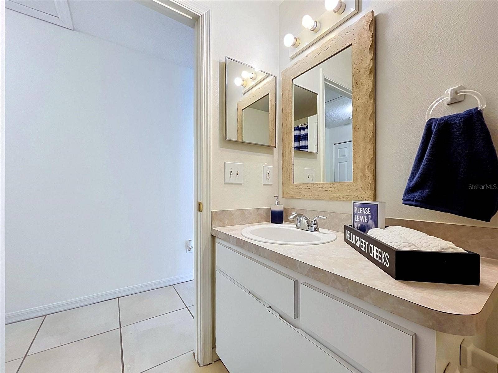 1417 E HANNA AVENUE, Tampa, FL 33604