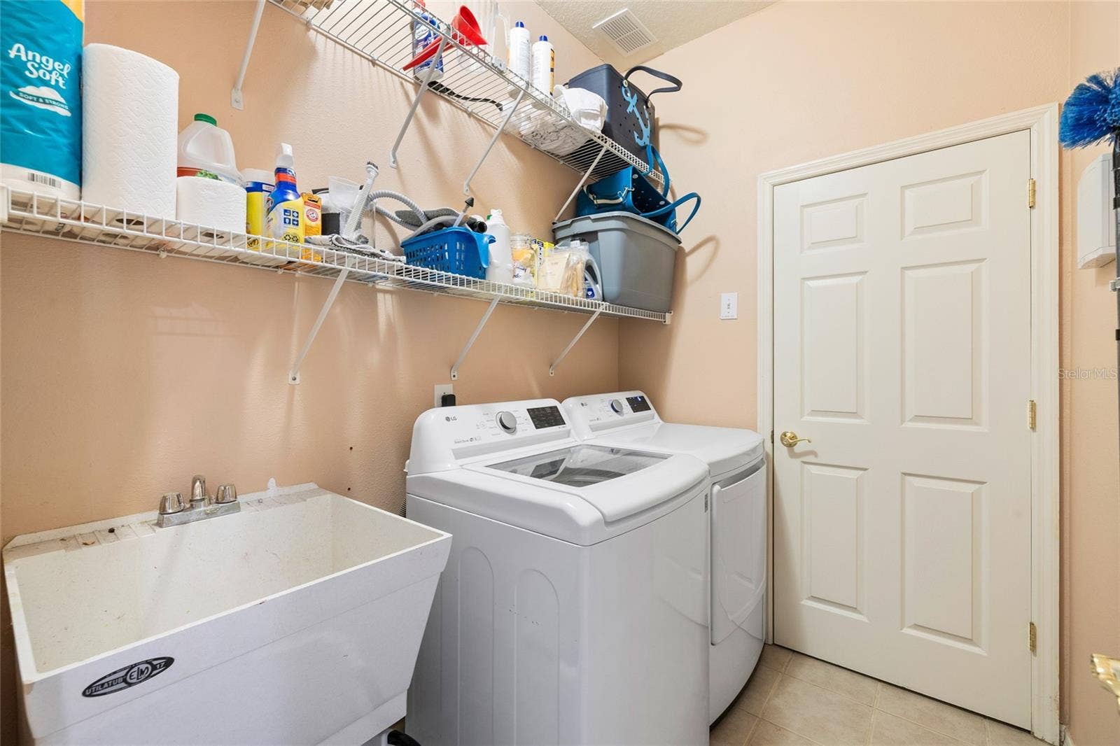 6020 MARTINGLADE PLACE, Lithia, FL 33547 6020 MARTINGLADE PLACE, Lithia, FL 33547
