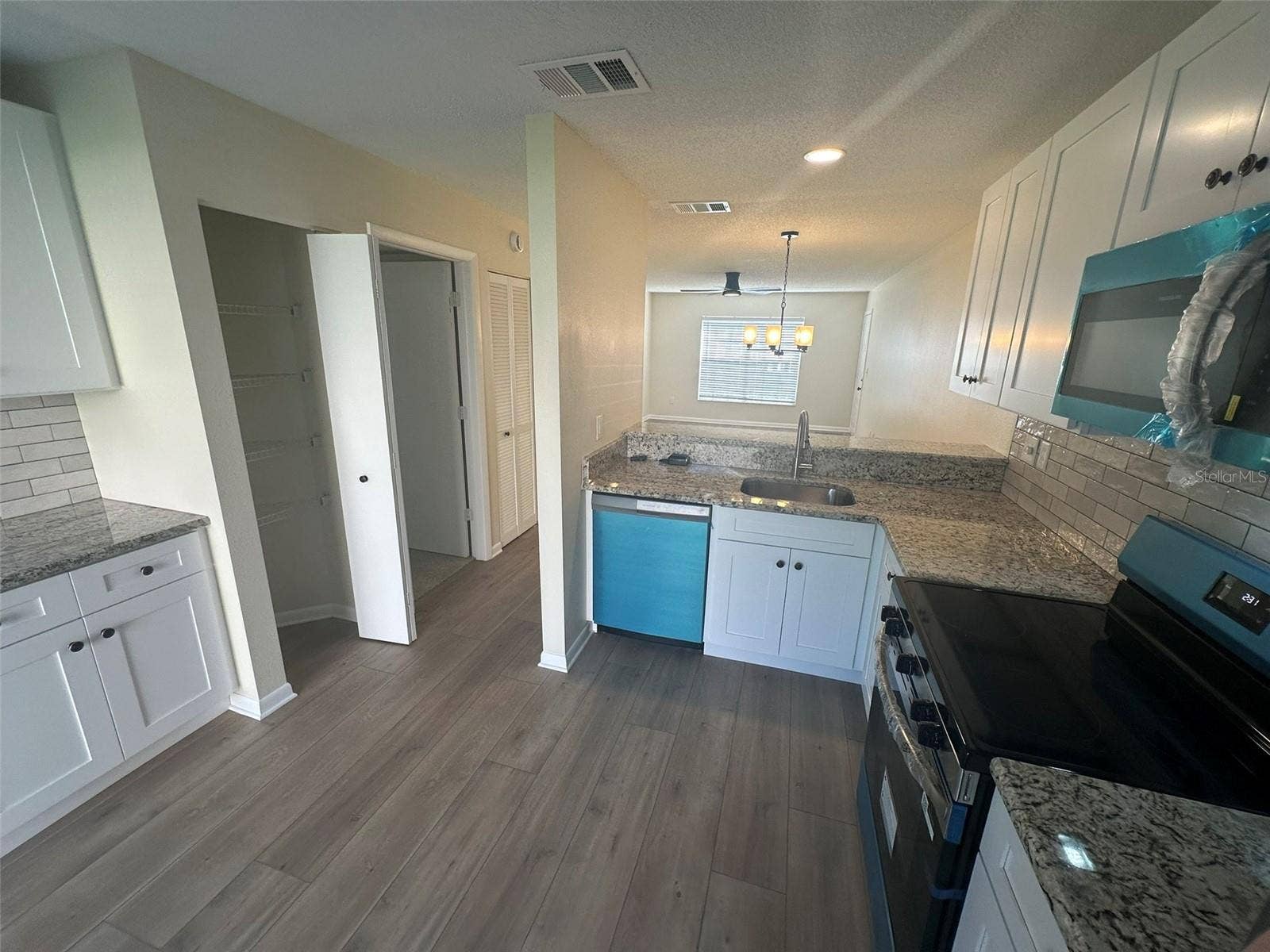 6433 TINA DRIVE, #15, New Port Richey, FL 34653 6433 TINA DRIVE, #15, New Port Richey, FL 34653
