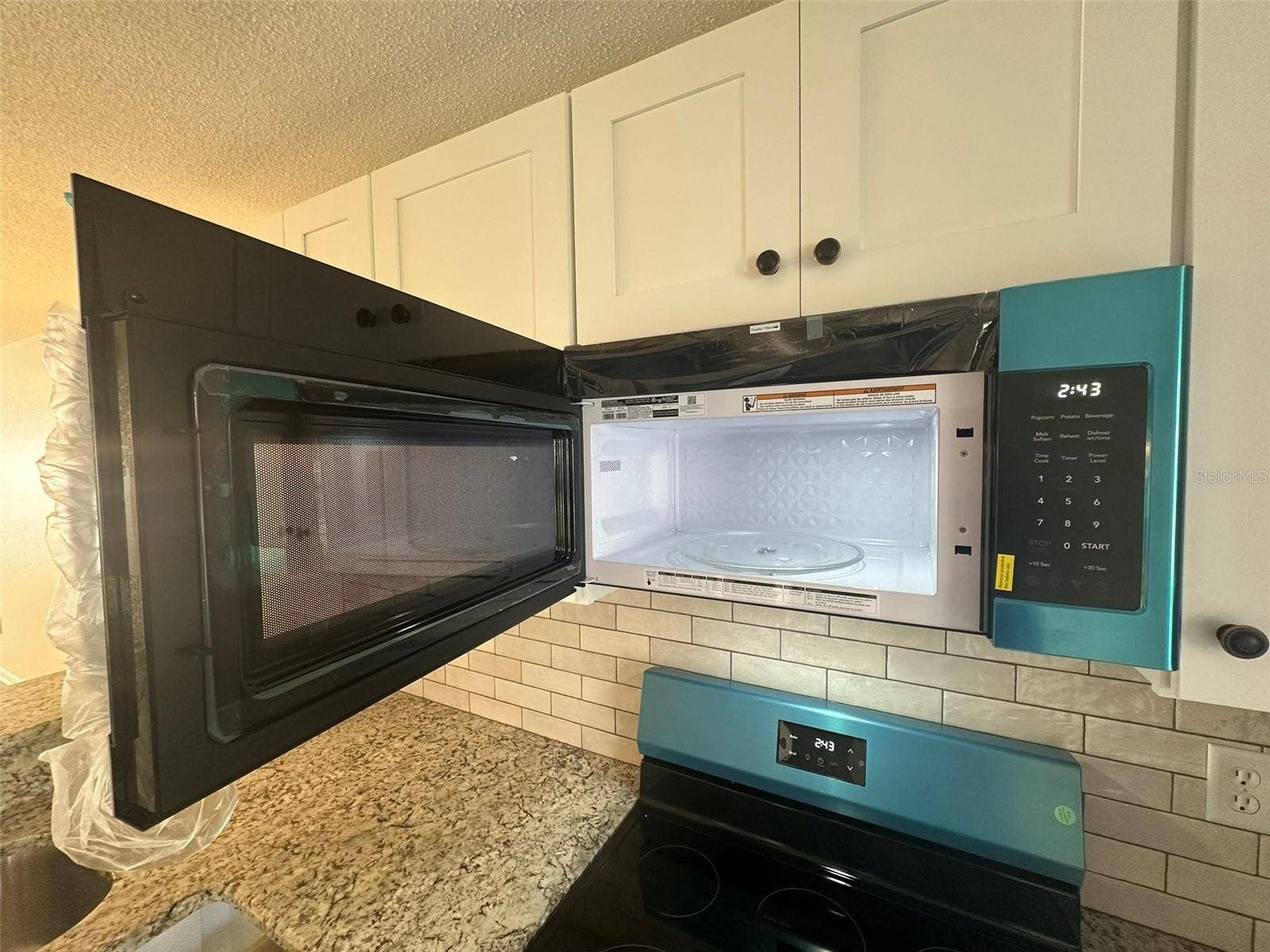 6433 TINA DRIVE, #15, New Port Richey, FL 34653 6433 TINA DRIVE, #15, New Port Richey, FL 34653