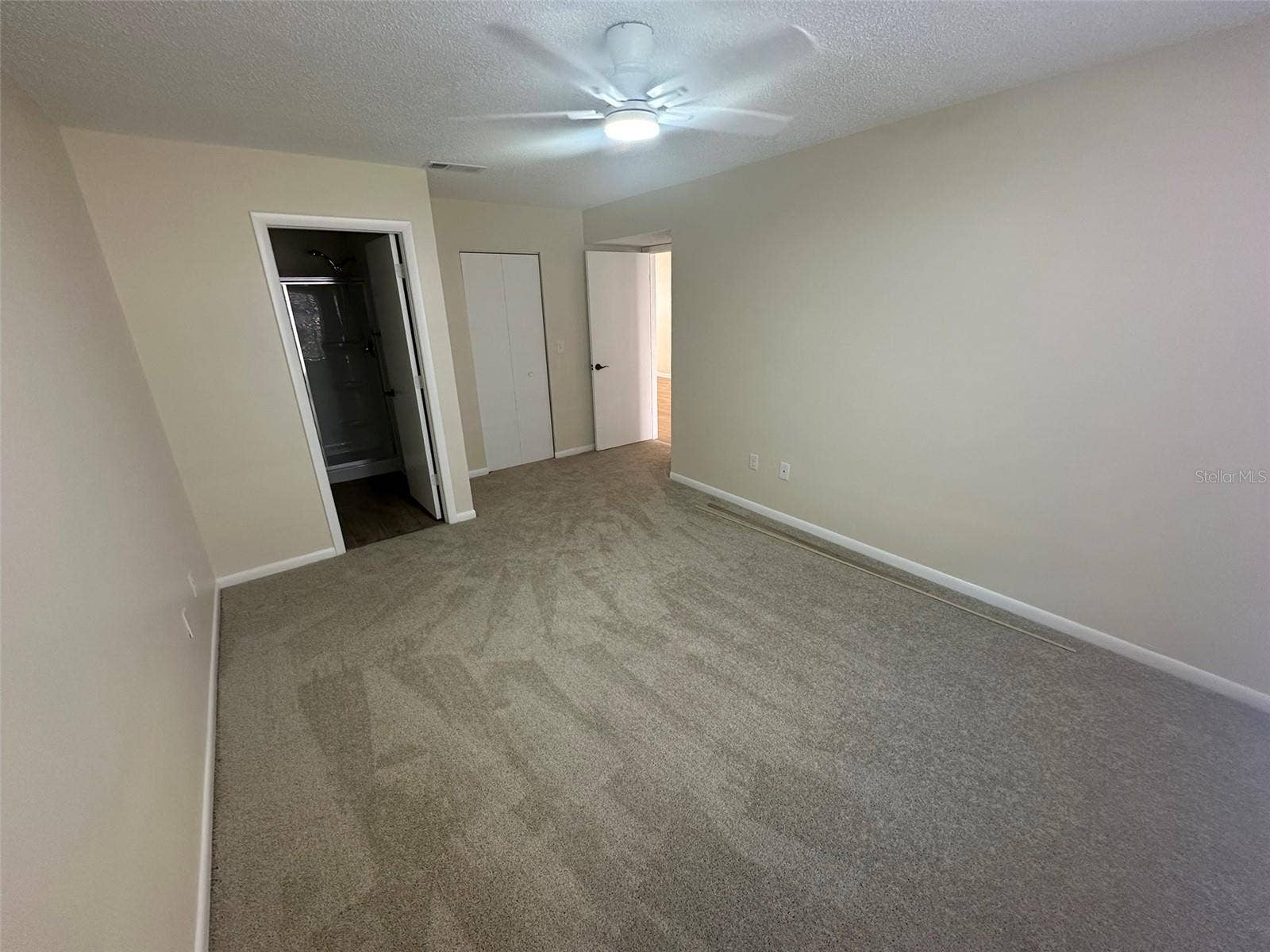 6433 TINA DRIVE, #15, New Port Richey, FL 34653 6433 TINA DRIVE, #15, New Port Richey, FL 34653