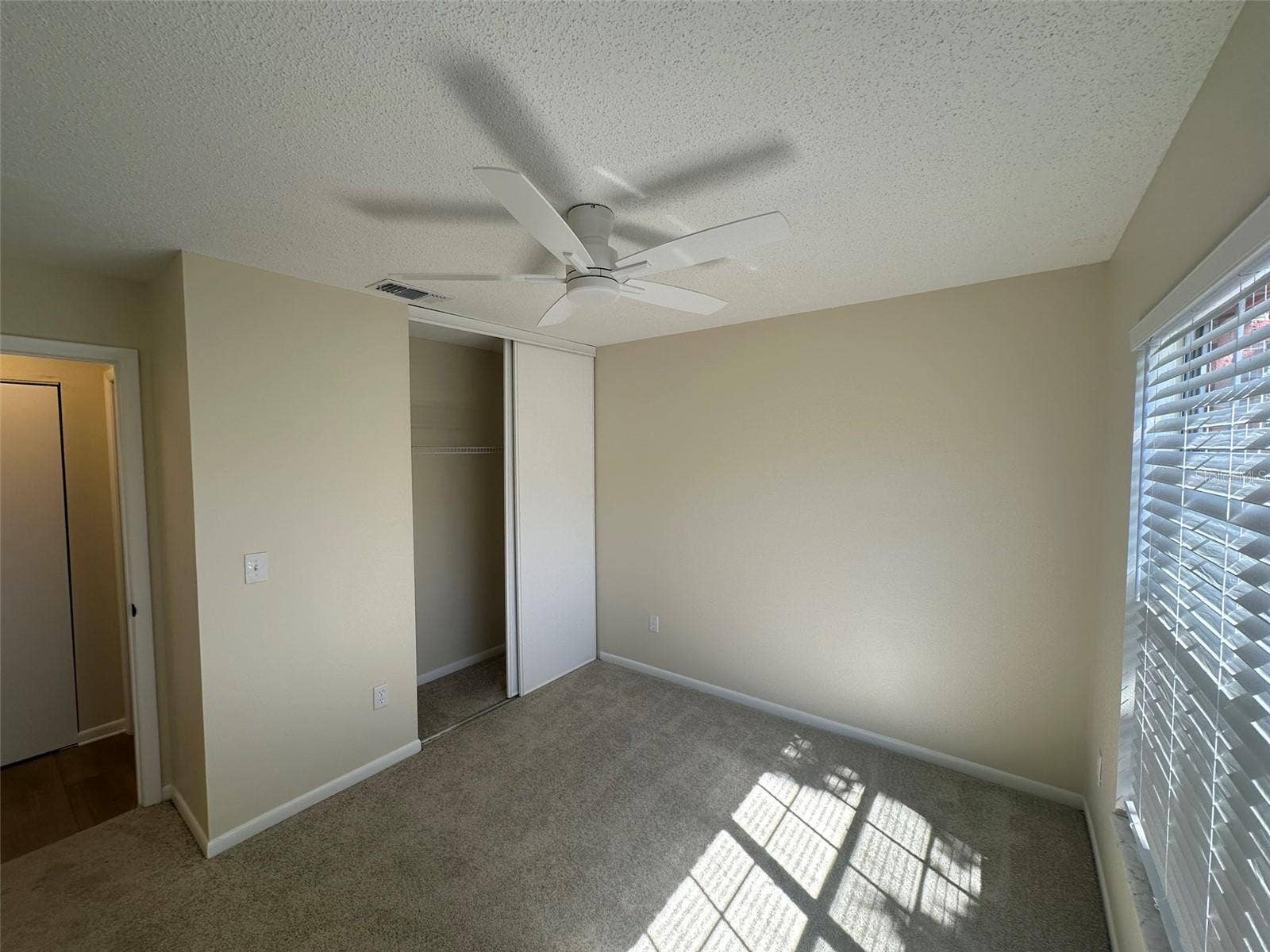 6433 TINA DRIVE, #15, New Port Richey, FL 34653 6433 TINA DRIVE, #15, New Port Richey, FL 34653