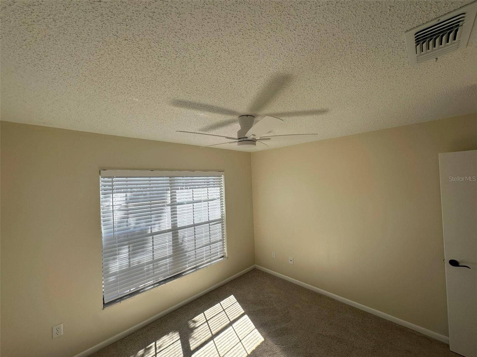6433 TINA DRIVE, #15, New Port Richey, FL 34653 6433 TINA DRIVE, #15, New Port Richey, FL 34653