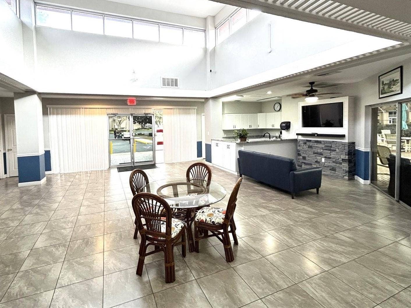 6433 TINA DRIVE, #15, New Port Richey, FL 34653 6433 TINA DRIVE, #15, New Port Richey, FL 34653