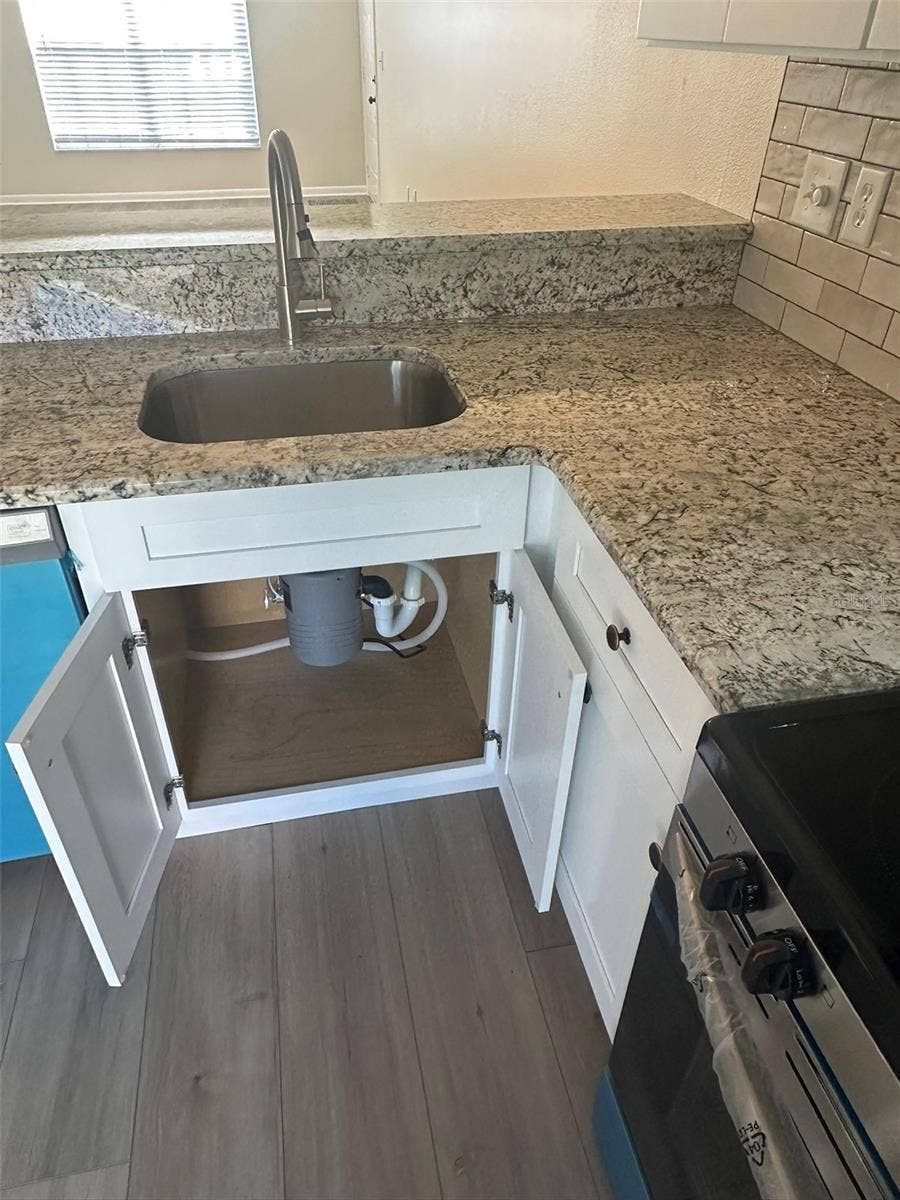 6433 TINA DRIVE, #15, New Port Richey, FL 34653 6433 TINA DRIVE, #15, New Port Richey, FL 34653