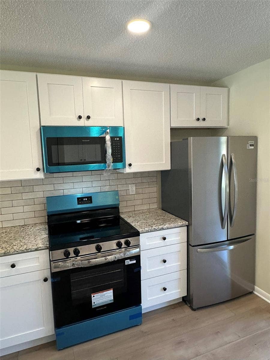 6433 TINA DRIVE, #15, New Port Richey, FL 34653 6433 TINA DRIVE, #15, New Port Richey, FL 34653