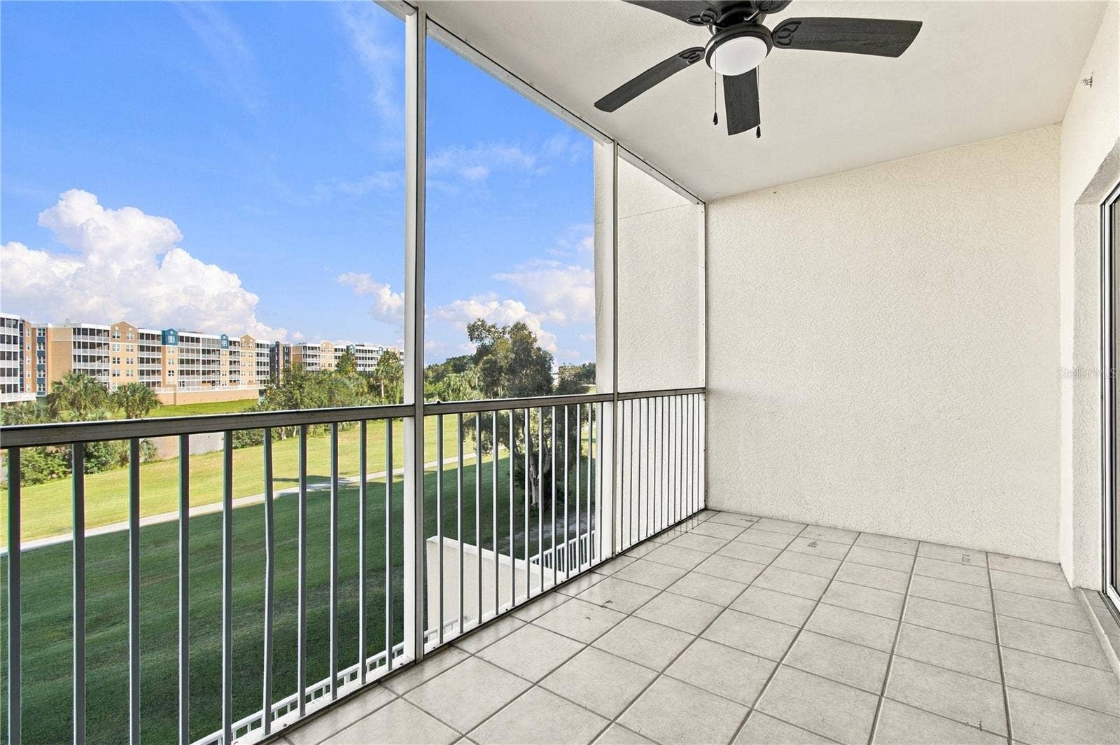 1200 COUNTRY CLUB DRIVE, #3202, Largo, FL 33771 1200 COUNTRY CLUB DRIVE, #3202, Largo, FL 33771