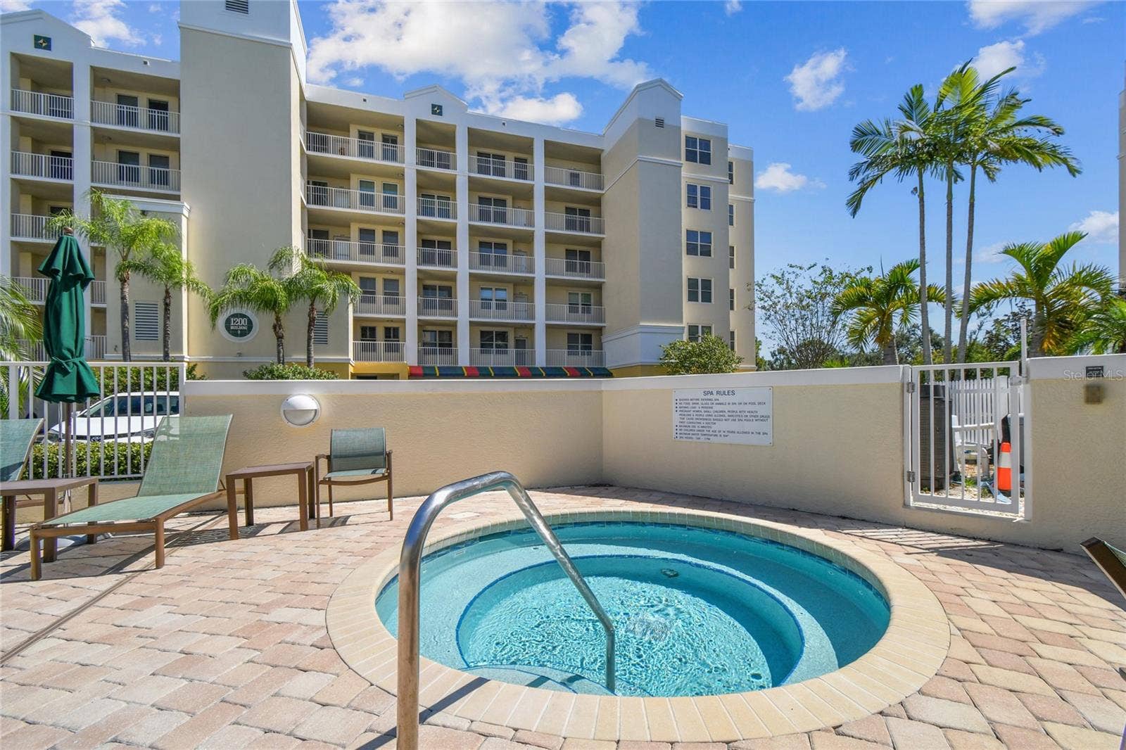 1200 COUNTRY CLUB DRIVE, #3202, Largo, FL 33771 1200 COUNTRY CLUB DRIVE, #3202, Largo, FL 33771