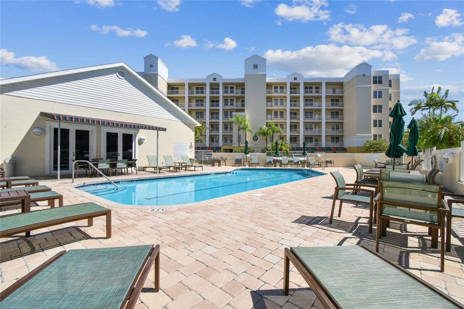 1200 COUNTRY CLUB DRIVE, #3202, Largo, FL 33771 1200 COUNTRY CLUB DRIVE, #3202, Largo, FL 33771