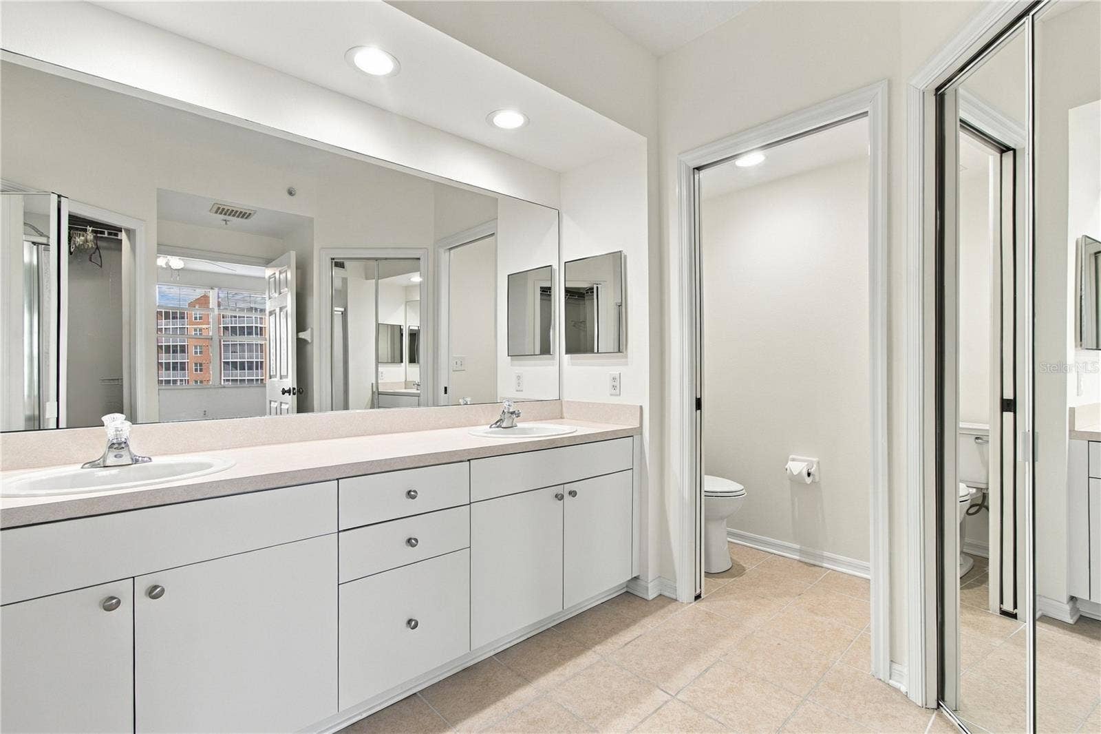 1200 COUNTRY CLUB DRIVE, #3202, Largo, FL 33771 Primary Bathroom