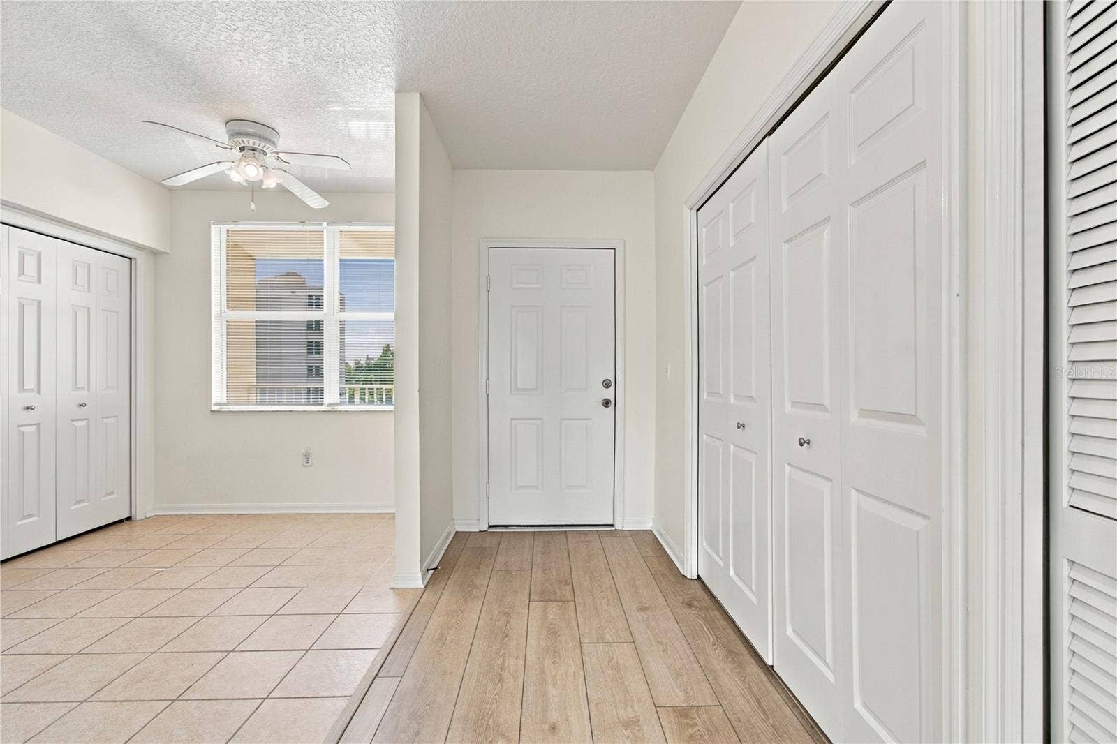 1200 COUNTRY CLUB DRIVE, #3202, Largo, FL 33771 Front Entrance view hallway