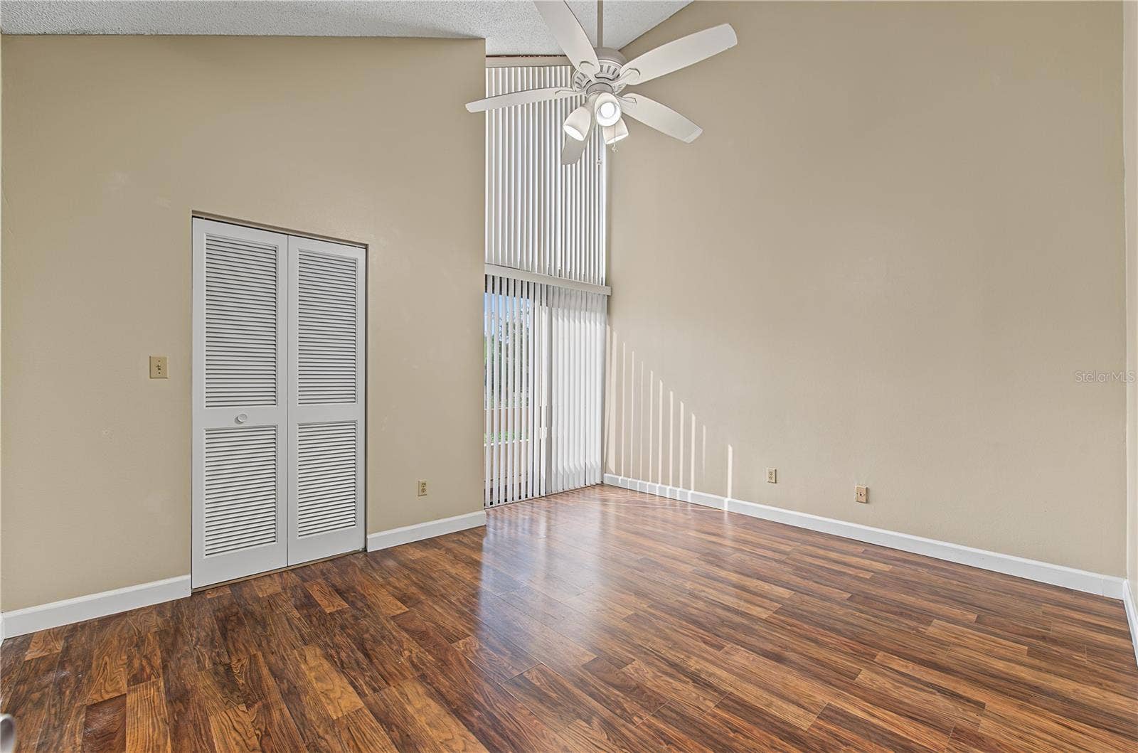 2729 FOXFIRE COURT, #C, Clearwater, FL 33761 Guest bedroom upstairs, vaulted ceilings