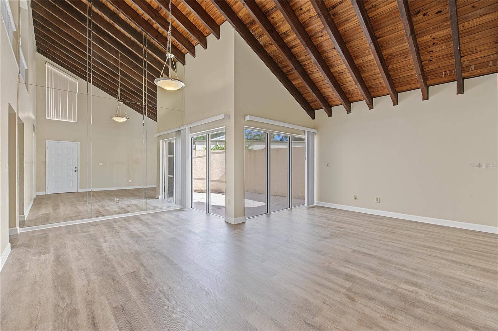 2729 FOXFIRE COURT, #C, Clearwater, FL 33761 Huge Family and Dining Room, Vaulted Ceilings and lots of sunlight.