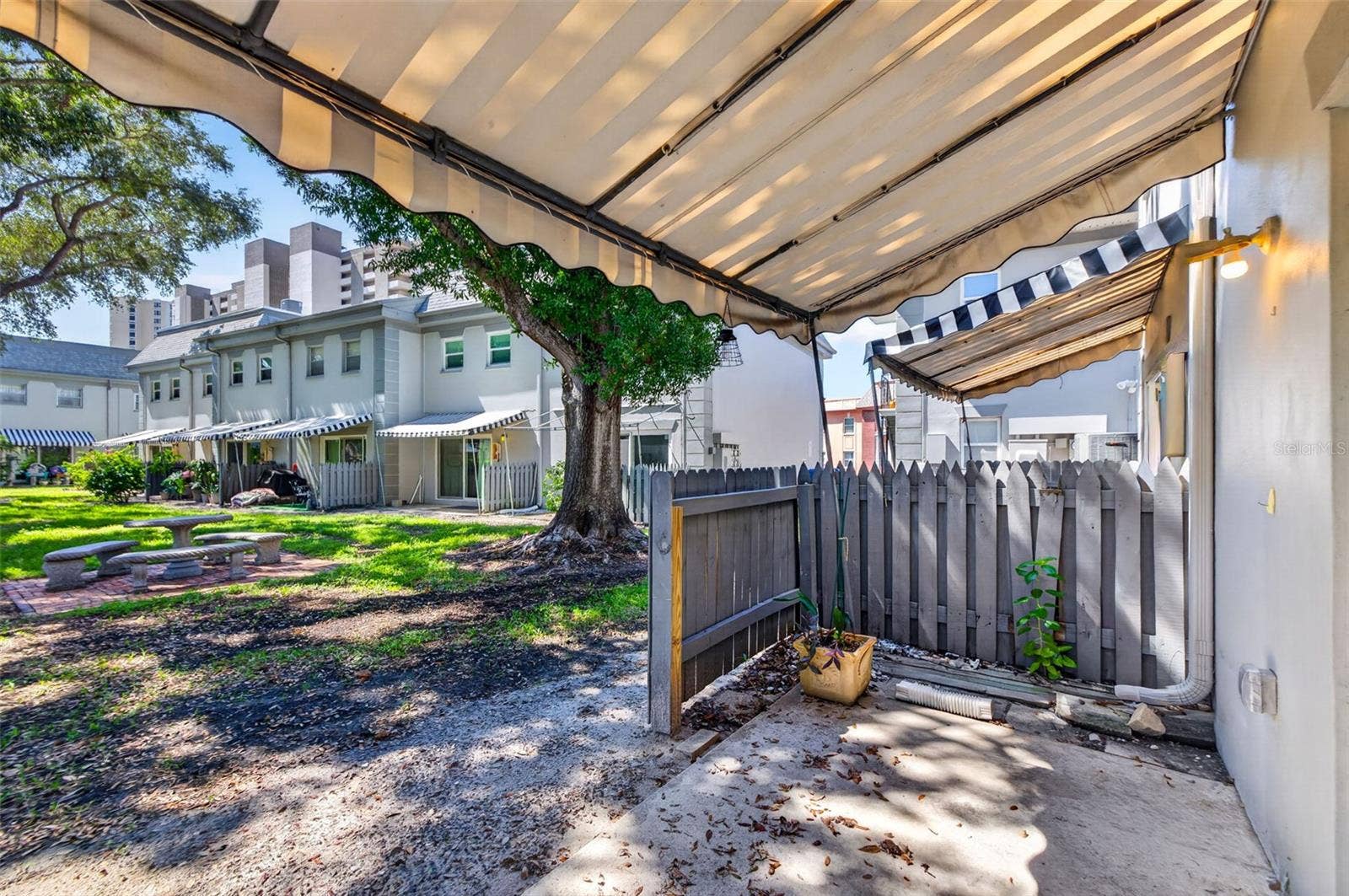 6982 SUNSET DRIVE S, #6982, South Pasadena, FL 33707 Covered patio