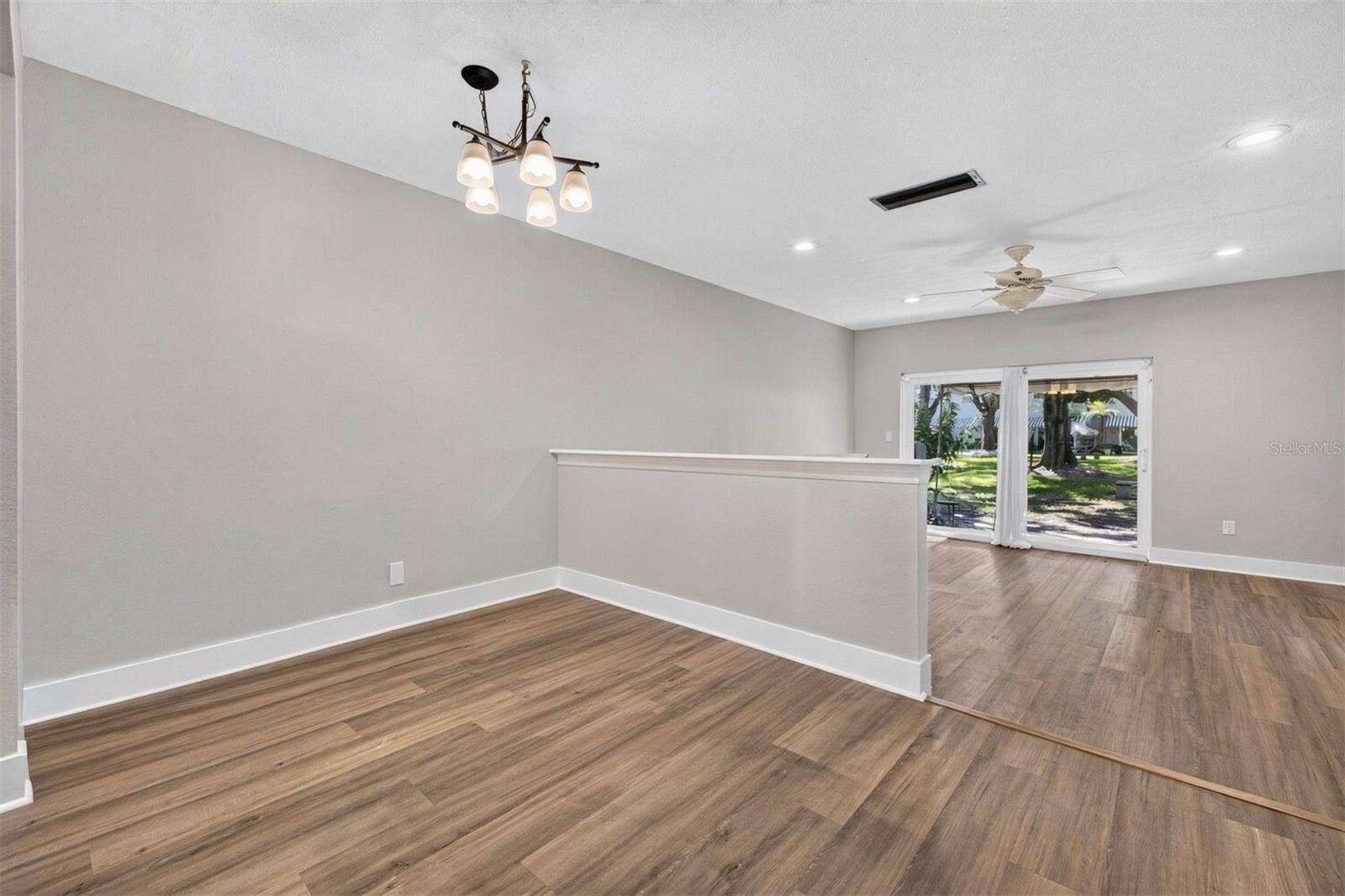 6982 SUNSET DRIVE S, #6982, South Pasadena, FL 33707 LPV Vinyl flooring