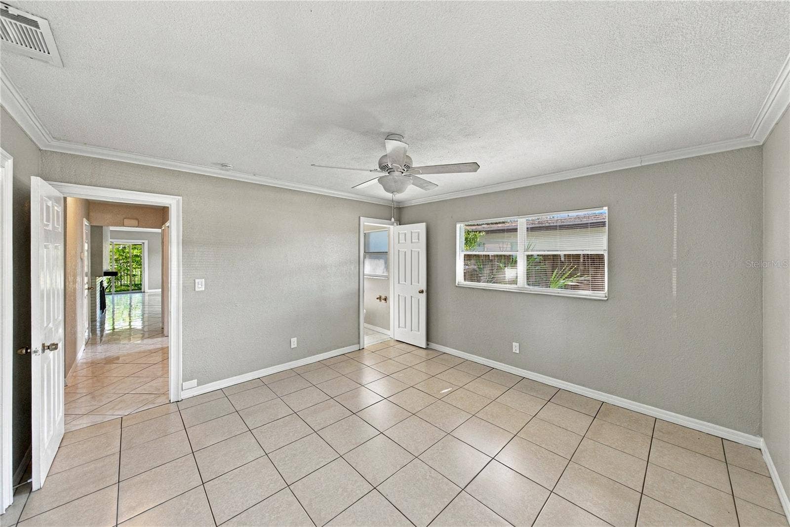 4260 NARVAREZ WAY S, St Petersburg, FL 33712