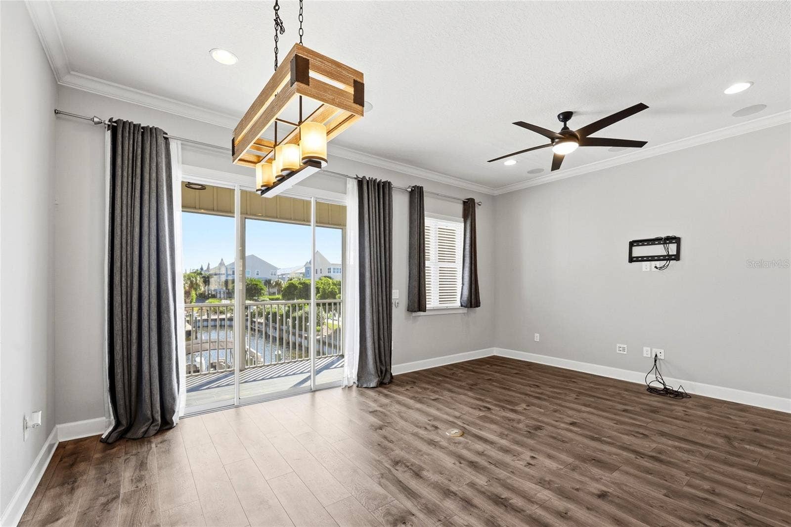 6072 MOORINGS DRIVE S, St Petersburg, FL 33712 Living Room - water views