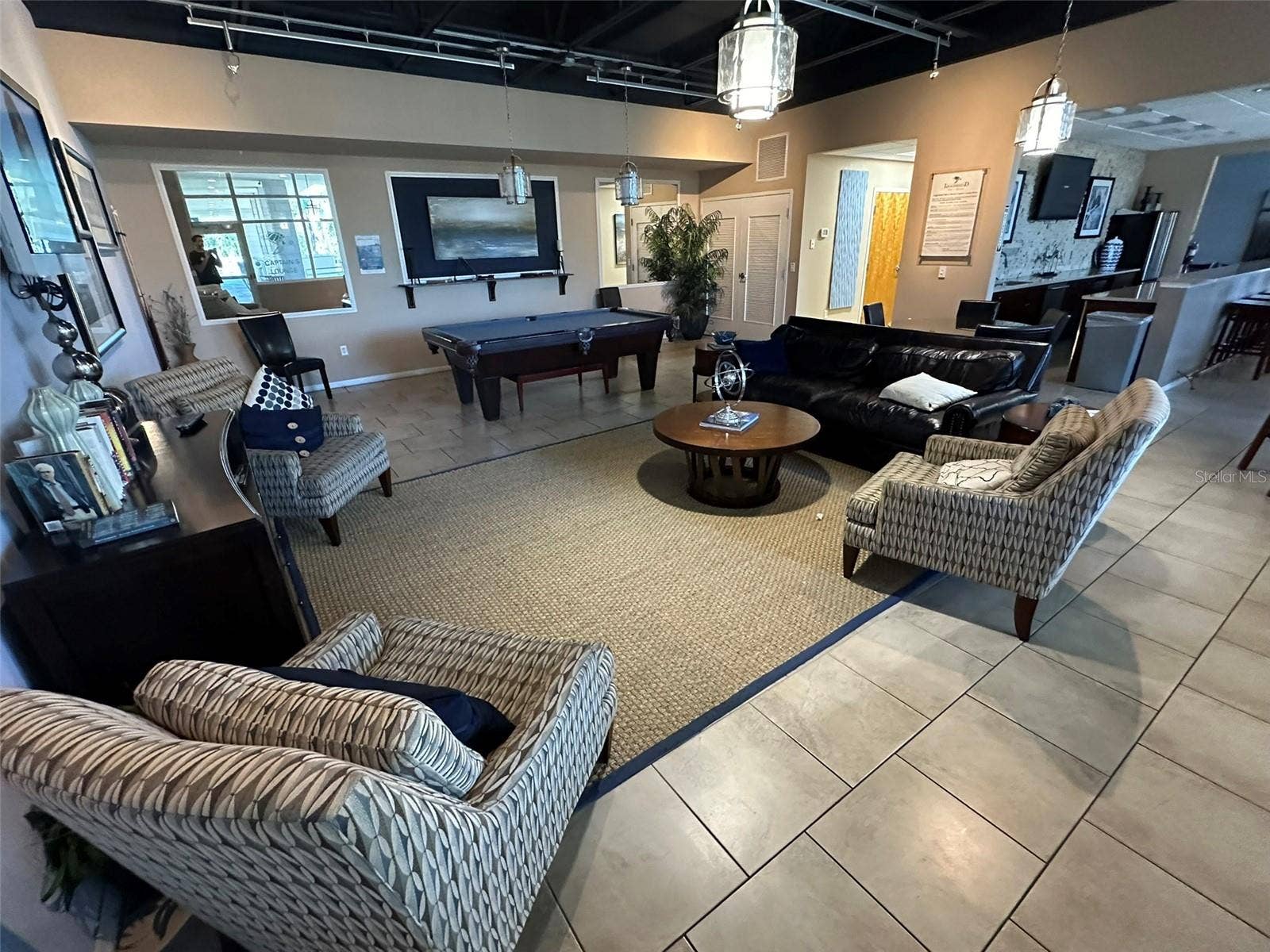 6072 MOORINGS DRIVE S, St Petersburg, FL 33712 Captains Lounge
