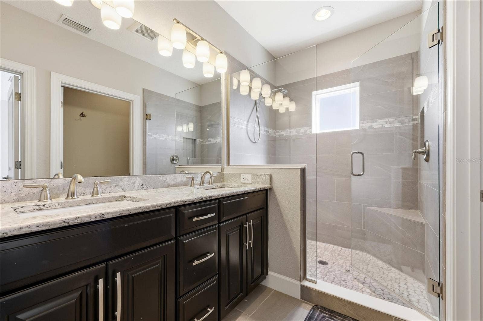 6072 MOORINGS DRIVE S, St Petersburg, FL 33712 Master bathroom