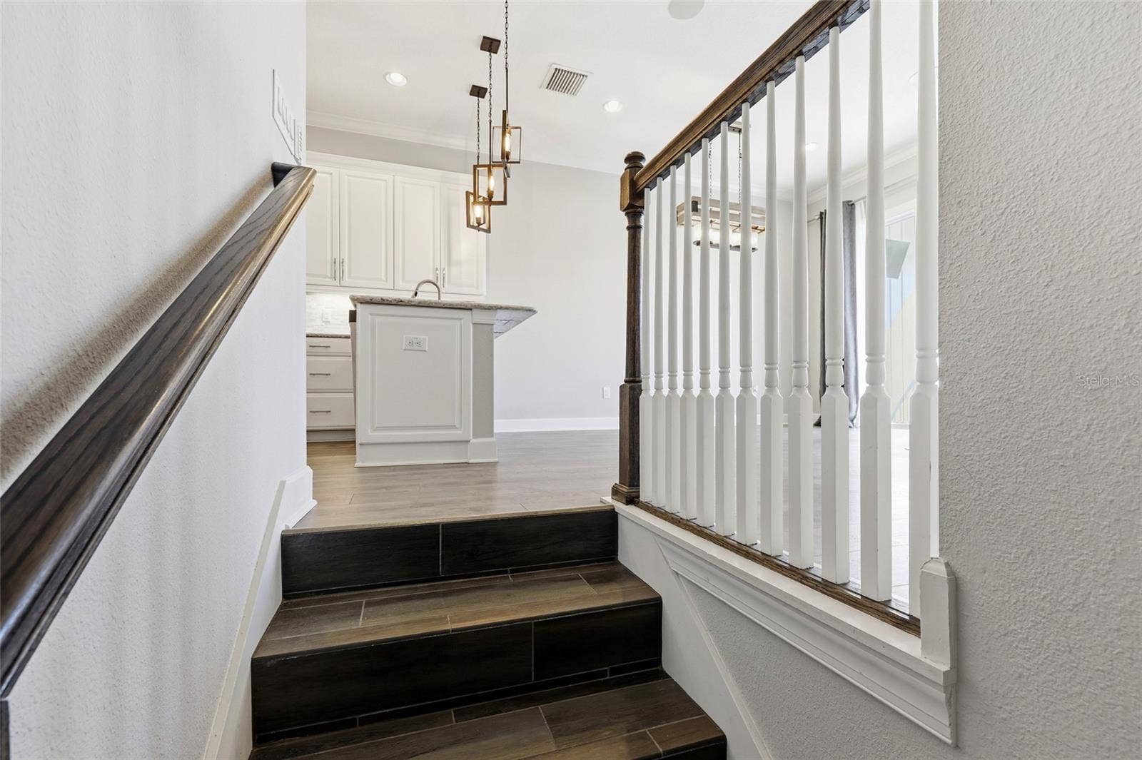 6072 MOORINGS DRIVE S, St Petersburg, FL 33712 6072 MOORINGS DRIVE S, St Petersburg, FL 33712