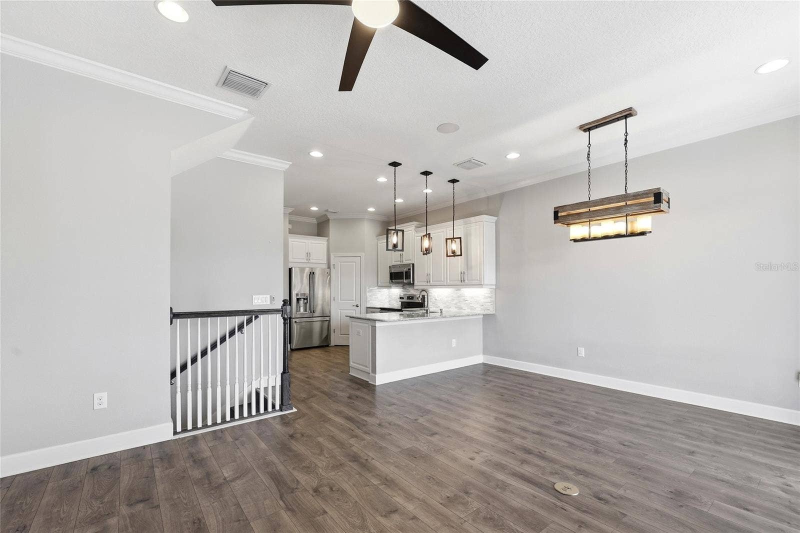 6072 MOORINGS DRIVE S, St Petersburg, FL 33712 6072 MOORINGS DRIVE S, St Petersburg, FL 33712