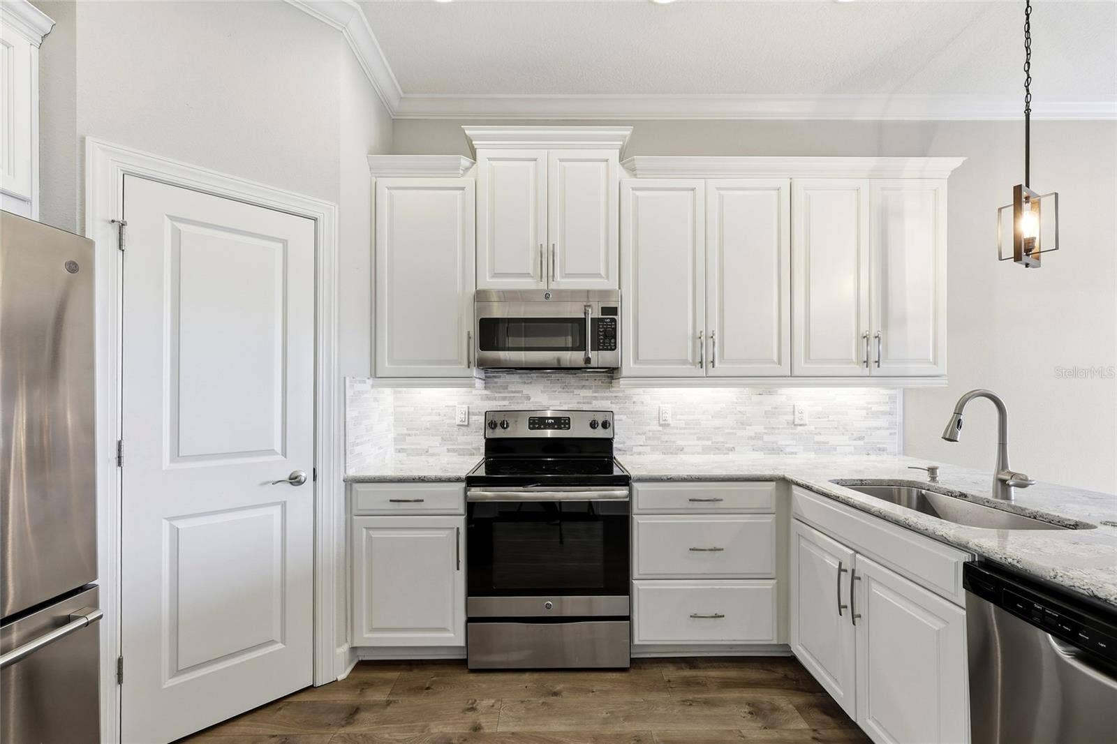 6072 MOORINGS DRIVE S, St Petersburg, FL 33712 6072 MOORINGS DRIVE S, St Petersburg, FL 33712