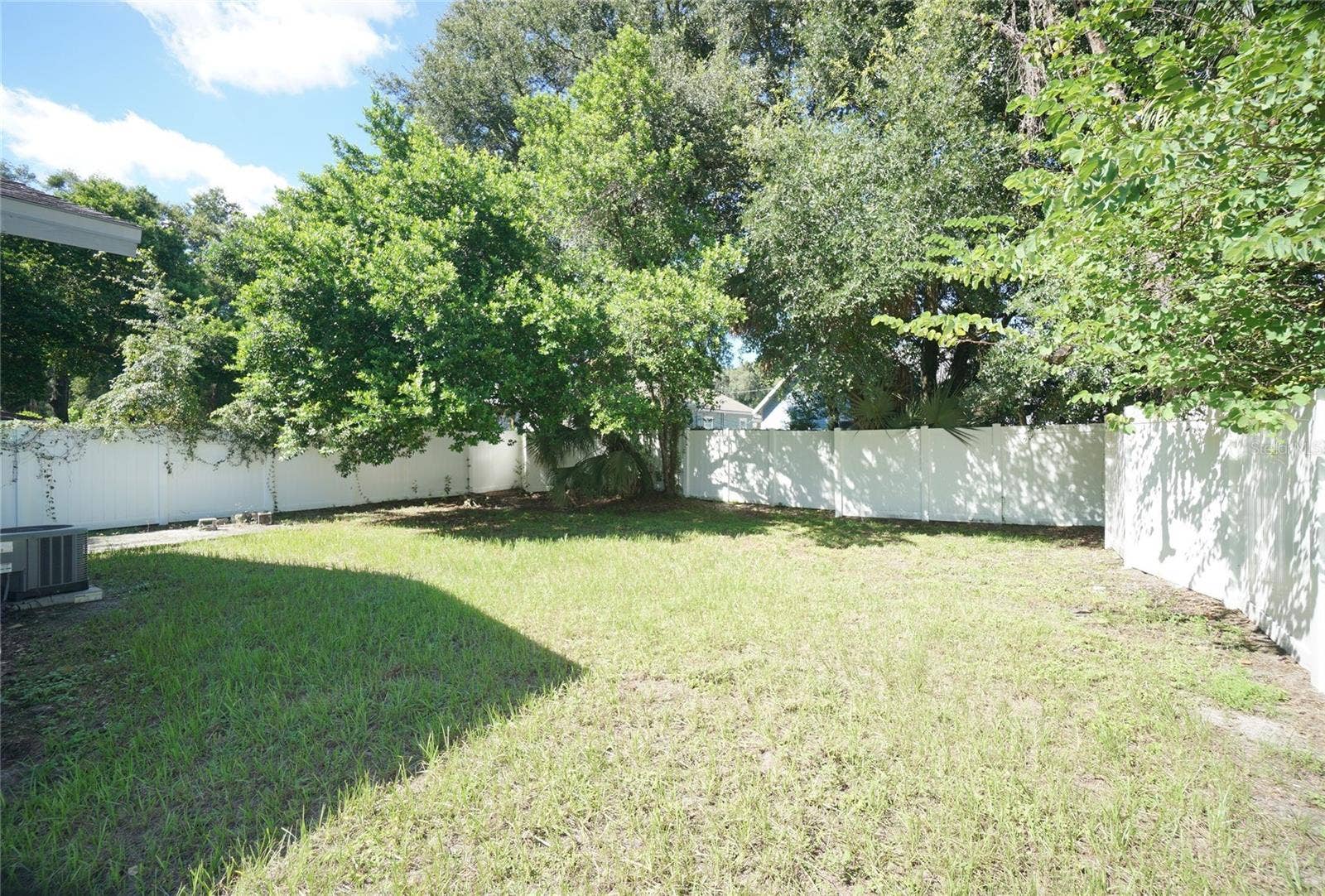 1810 E OSBORNE AVENUE, Tampa, FL 33610