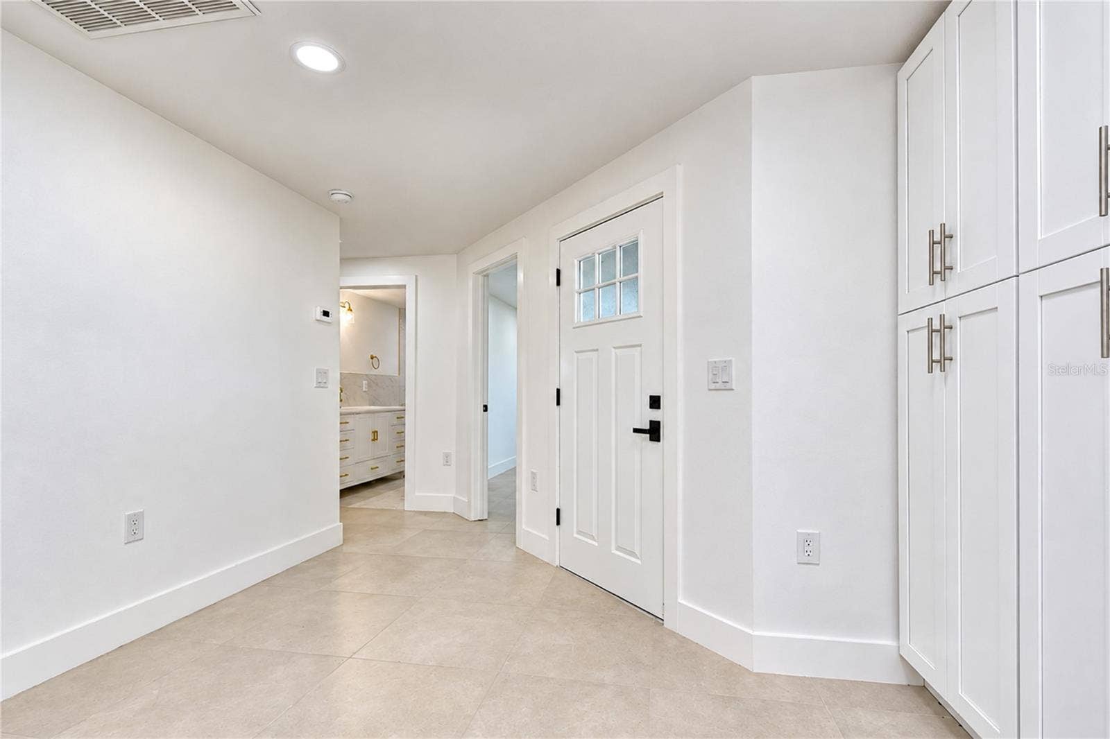404 LAKEVIEW DRIVE, Oldsmar, FL 34677 404 LAKEVIEW DRIVE, Oldsmar, FL 34677