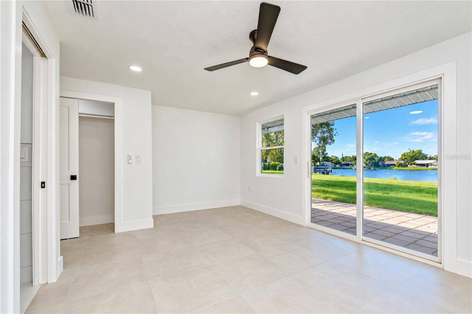404 LAKEVIEW DRIVE, Oldsmar, FL 34677 404 LAKEVIEW DRIVE, Oldsmar, FL 34677
