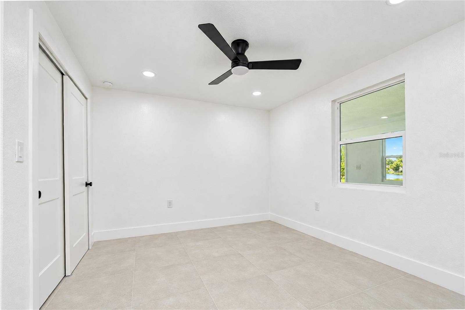 404 LAKEVIEW DRIVE, Oldsmar, FL 34677 404 LAKEVIEW DRIVE, Oldsmar, FL 34677