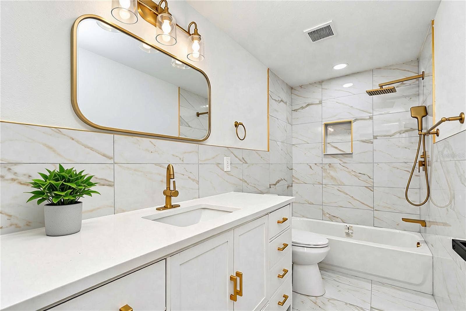 404 LAKEVIEW DRIVE, Oldsmar, FL 34677 404 LAKEVIEW DRIVE, Oldsmar, FL 34677