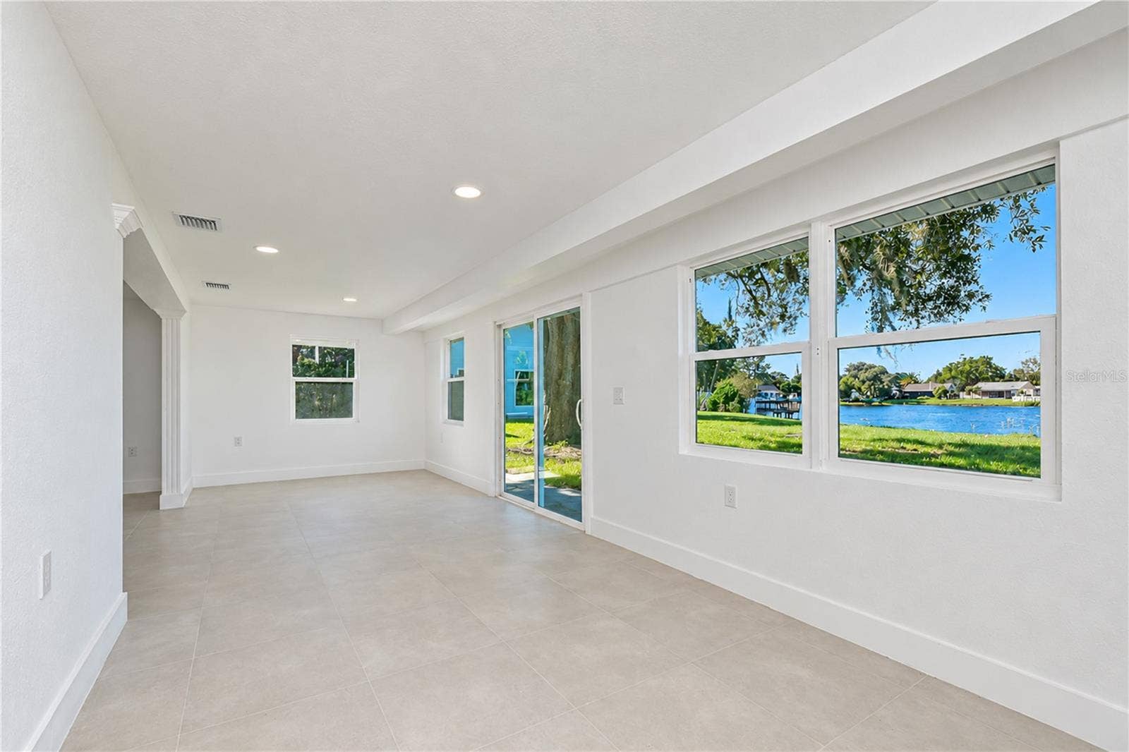 404 LAKEVIEW DRIVE, Oldsmar, FL 34677 404 LAKEVIEW DRIVE, Oldsmar, FL 34677