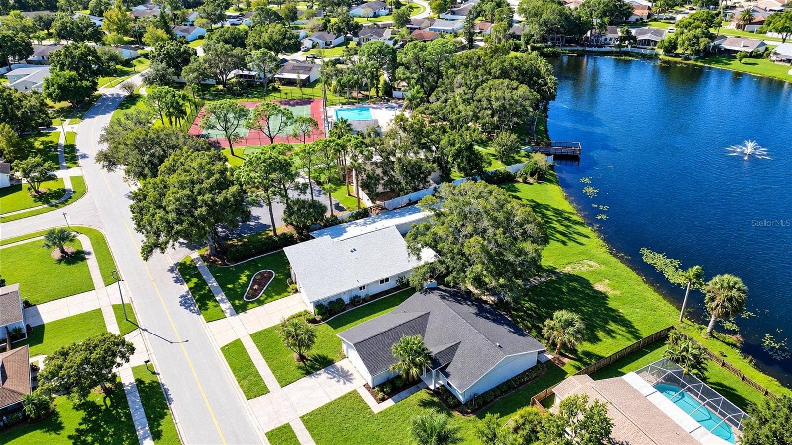 404 LAKEVIEW DRIVE, Oldsmar, FL 34677 404 LAKEVIEW DRIVE, Oldsmar, FL 34677