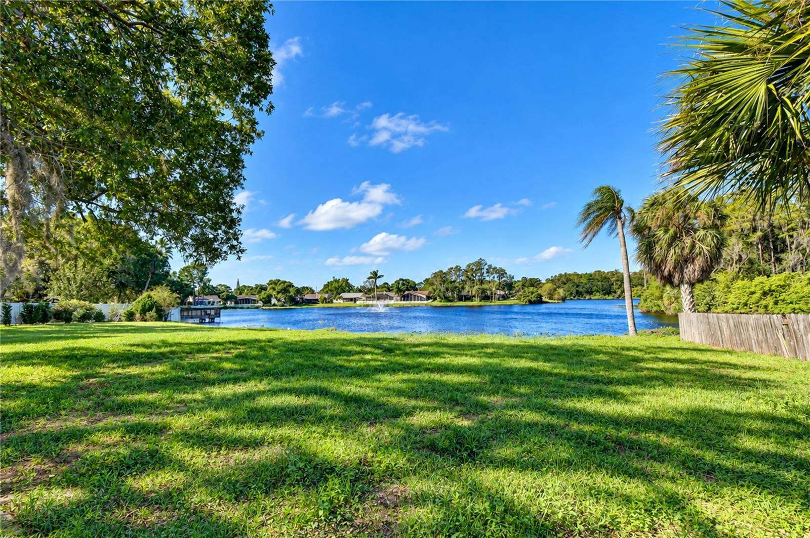 404 LAKEVIEW DRIVE, Oldsmar, FL 34677 404 LAKEVIEW DRIVE, Oldsmar, FL 34677