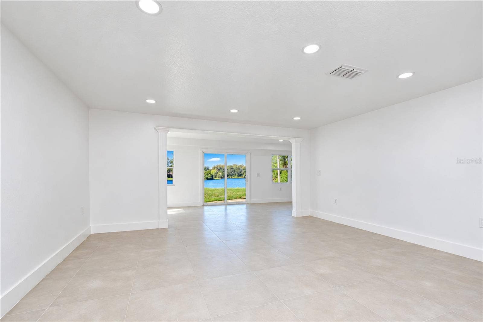 404 LAKEVIEW DRIVE, Oldsmar, FL 34677 404 LAKEVIEW DRIVE, Oldsmar, FL 34677