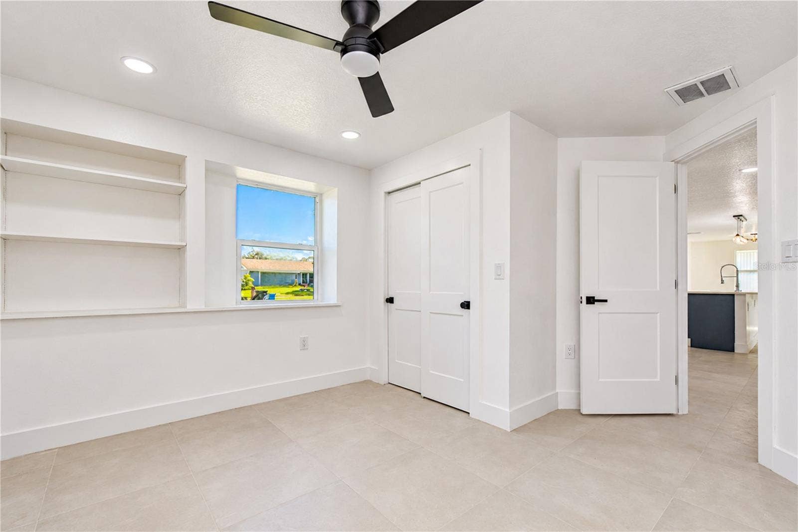 404 LAKEVIEW DRIVE, Oldsmar, FL 34677 404 LAKEVIEW DRIVE, Oldsmar, FL 34677