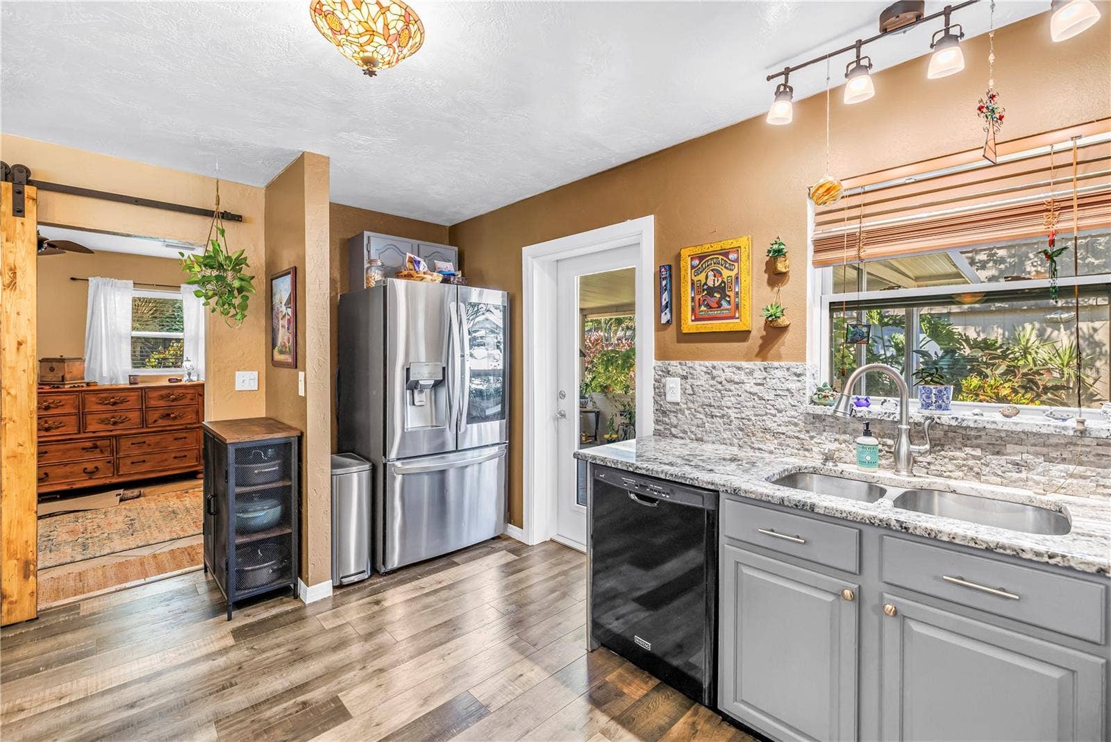 2573 62ND TERRACE N, St Petersburg, FL 33702