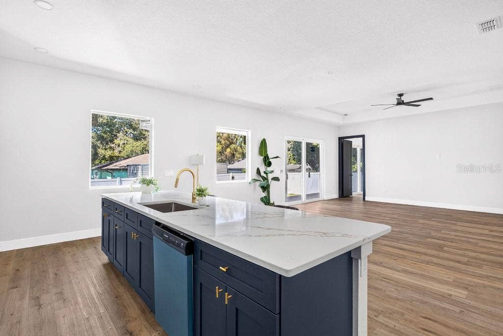 7812 N MULBERRY STREET, Tampa, FL 33604