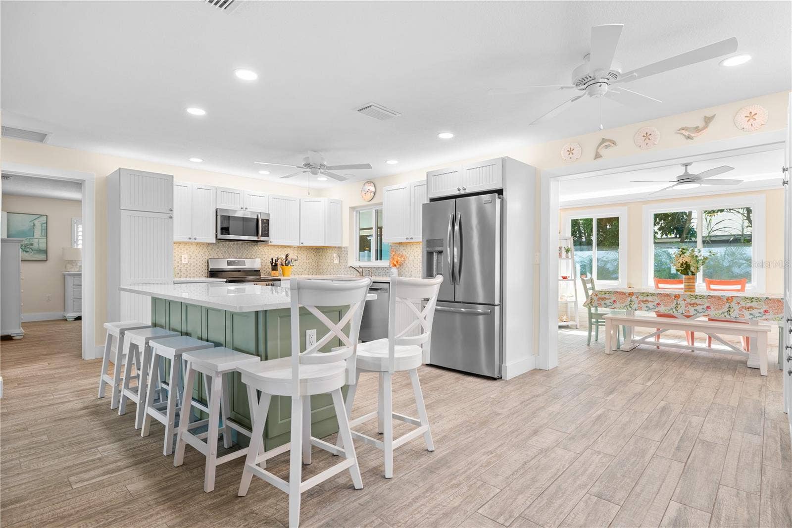 929 SANTA MONICA DRIVE, Dunedin, FL 34698 929 SANTA MONICA DRIVE, Dunedin, FL 34698