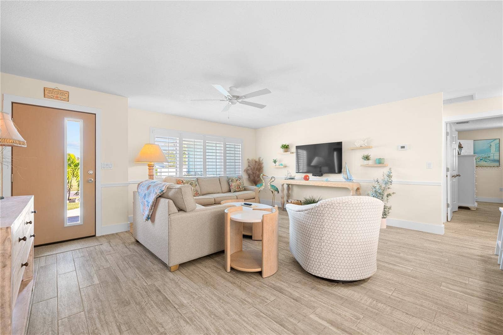 929 SANTA MONICA DRIVE, Dunedin, FL 34698 Living Room.