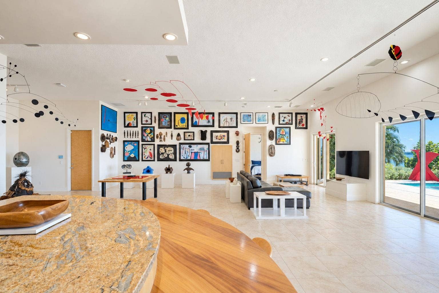 5370 62ND AVENUE S, St Petersburg, FL 33715 Open floorplan family/dining/kitchen