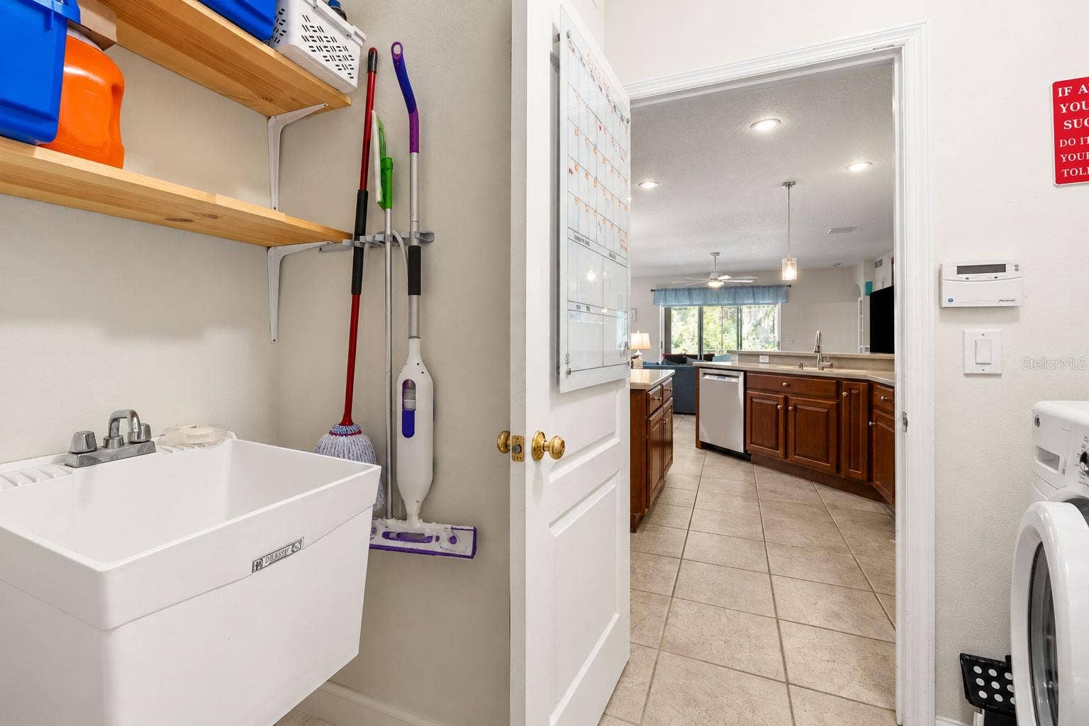 8121 BRINEGAR CIRCLE, Tampa, FL 33647 8121 BRINEGAR CIRCLE, Tampa, FL 33647