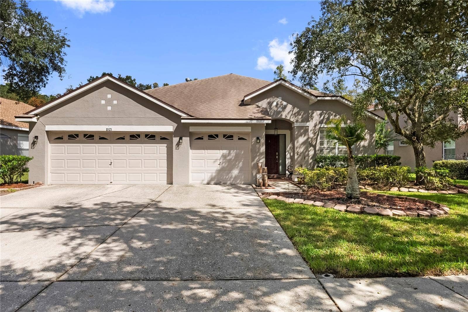 8121 BRINEGAR CIRCLE, Tampa, FL 33647 3 car Garage