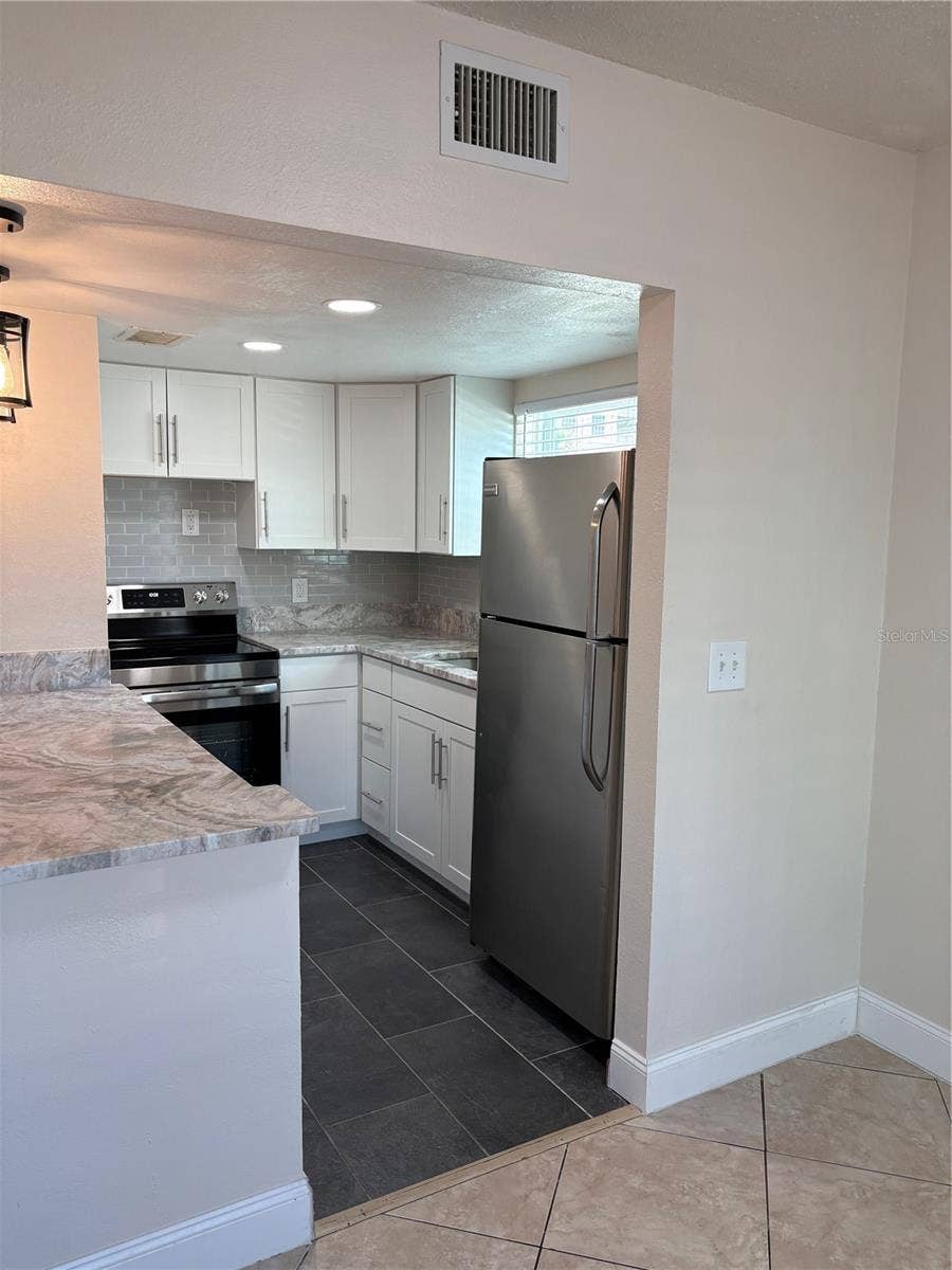 555 69TH AVENUE, #1, St Petersburg, FL 33706