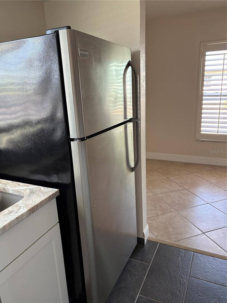 555 69TH AVENUE, #1, St Petersburg, FL 33706