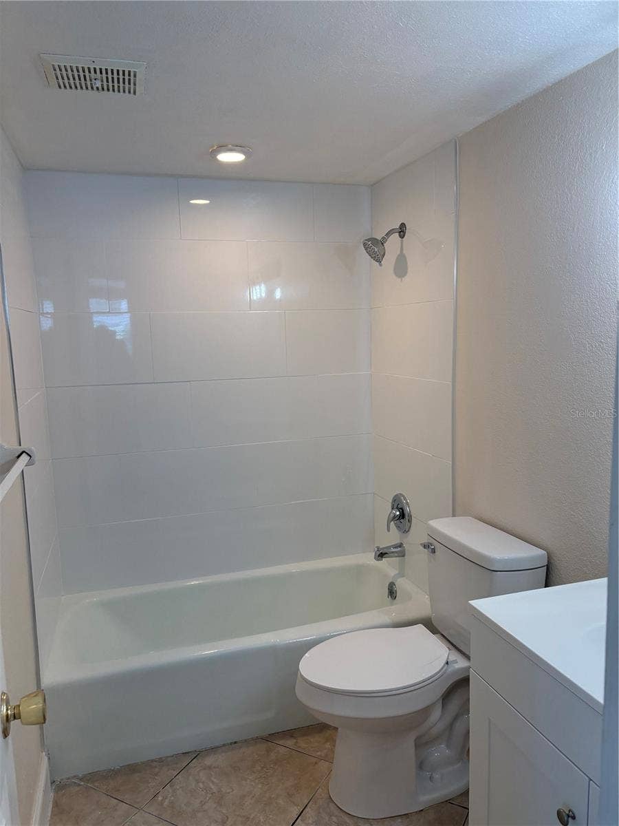 555 69TH AVENUE, #1, St Petersburg, FL 33706